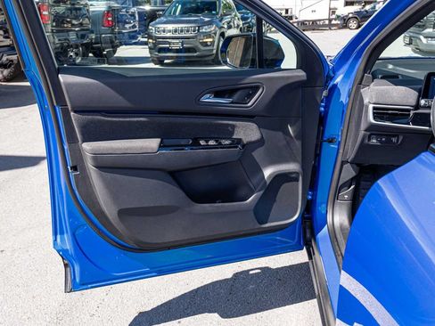 Used 2024 Honda Prologue EX image 11