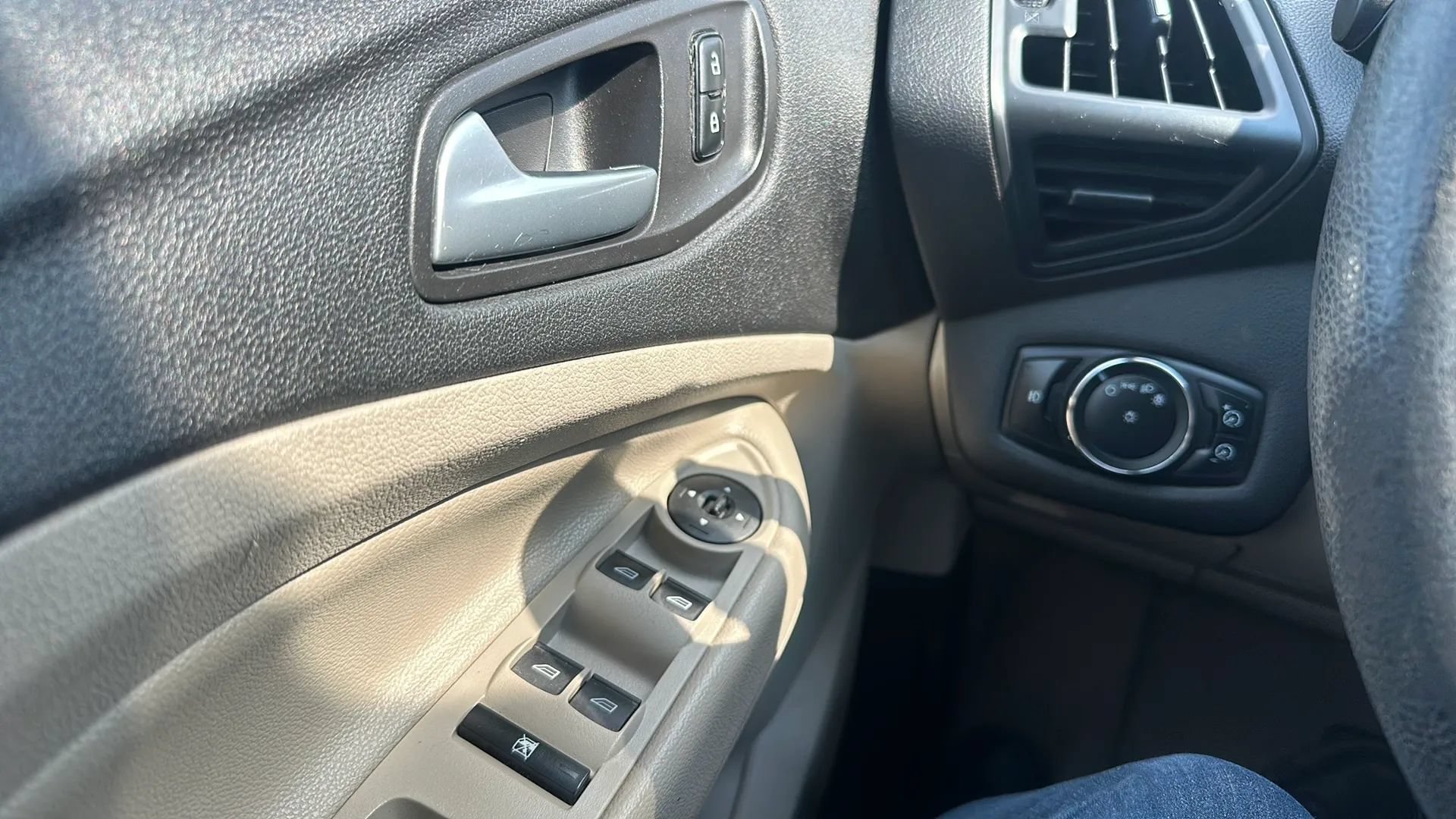 Used 2013 Ford Escape SE AWD/4WD image 18