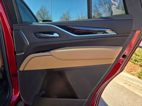 Used 2024 Cadillac Escalade Sport w/ LPO, ONYX Package image 20