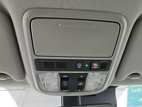 Used 2021 Honda Pilot Touring image 25