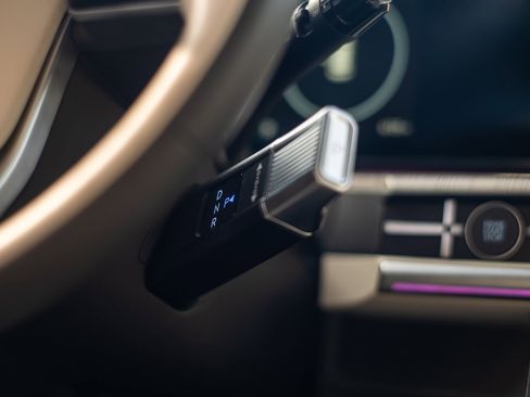 Used 2025 Hyundai Santa Fe Calligraphy w/ Tow & Go Package image 43