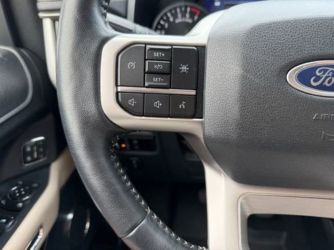 Used 2023 Ford Expedition XLT RWD image 14