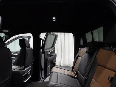 Used 2023 Chevrolet Silverado 1500 High Country w/ Technology Package image 14