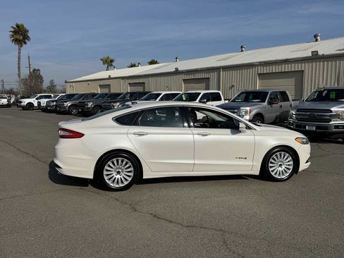 Used 2015 Ford Fusion SE w/ Equipment Group 502A image 12