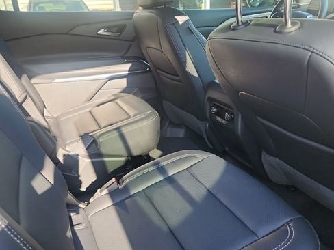 Certified 2025 Chevrolet Traverse LT image 6