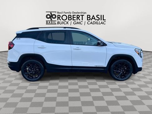 Used 2023 GMC Terrain SLE w/ Driver Convenience Package AWD/4WD image 9