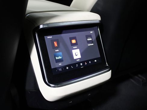 Used 2022 Tesla Model S Plaid image 25