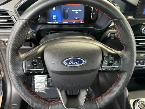 Used 2023 Ford Escape ST-Line FWD image 16