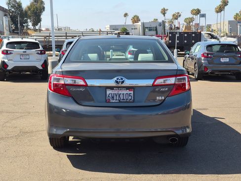 Used 2012 Toyota Camry XLE w/ Convenience Pkg FWD image 3