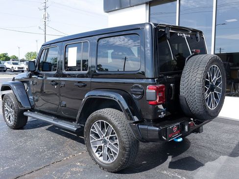 Used 2024 Jeep Wrangler High Altitude AWD/4WD image 12