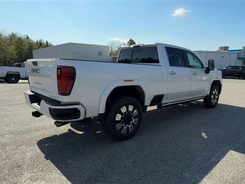New 2025 GMC Sierra 3500 Denali image 8