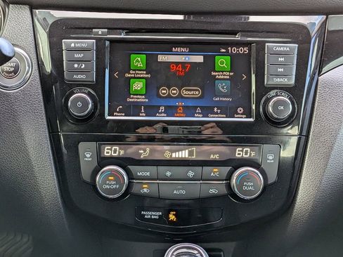 Used 2022 Nissan Rogue Sport SL w/ Premium Package image 18