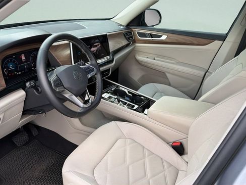 Used 2026 Volkswagen Atlas SE w/ Panoramic Sunroof Package FWD image 34