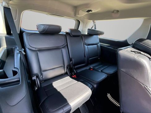 Used 2021 Ford F150 Lariat w/ Equipment Group 502A High image 19