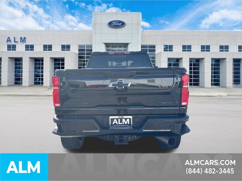Used 2025 Chevrolet Silverado 2500 ZR2 w/ Technology Package AWD/4WD image 6