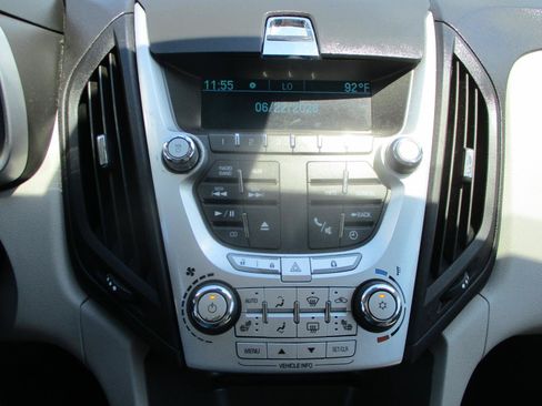 Used 2010 Chevrolet Equinox LT FWD image 15