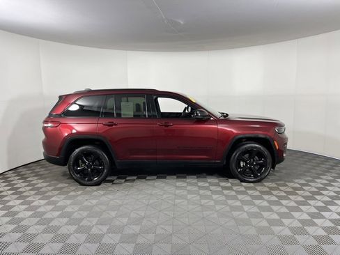 Used 2023 Jeep Grand Cherokee Altitude image 54