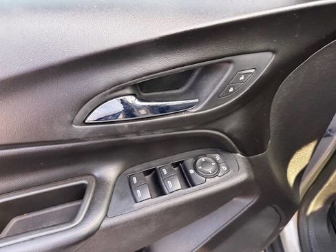 Used 2018 Chevrolet Equinox LT image 41