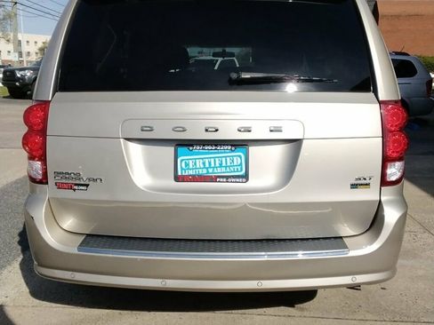 Used 2016 Dodge Grand Caravan SXT w/ Rear Park Assist Package image 3