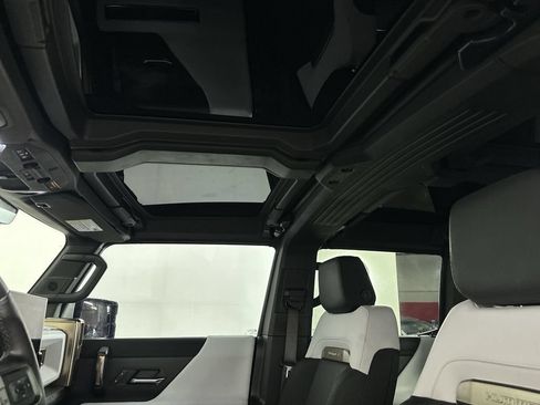 Used 2024 GMC Hummer EV 2X w/ LPO, Illumination Package AWD/4WD image 21
