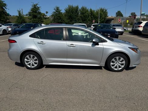 Used 2024 Toyota Corolla LE FWD image 8
