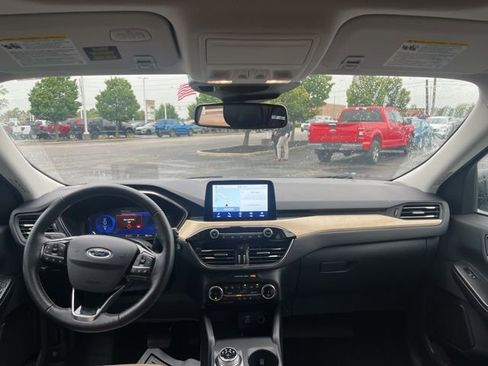 Used 2022 Ford Escape Titanium w/ Titanium Elite Package image 17