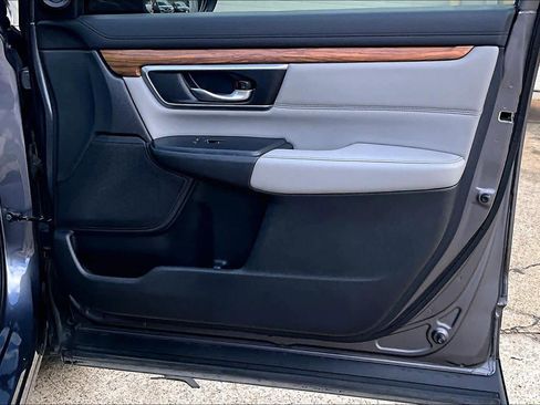 Used 2018 Honda CR-V Touring image 22