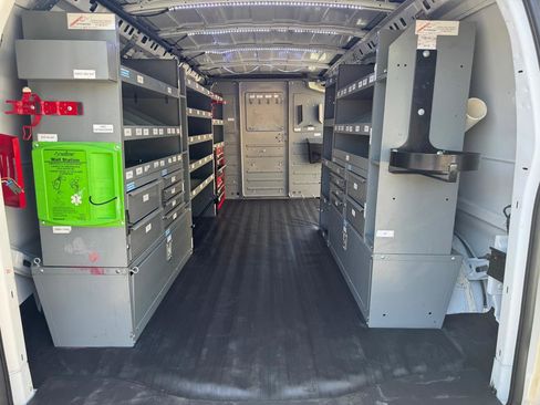 Used 2017 Chevrolet Express 3500 Extended RWD image 13