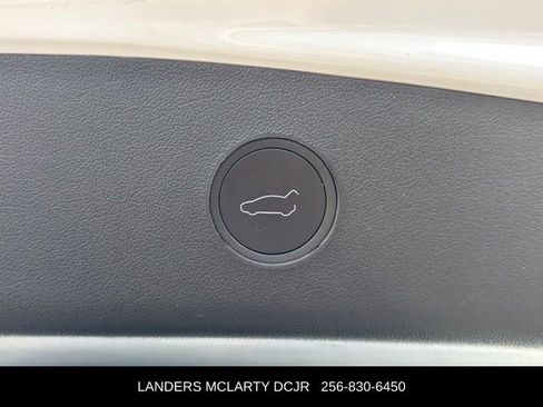Used 2023 Tesla Model 3 Standard Range image 17