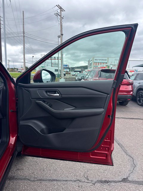 Certified 2024 Nissan Rogue SV w/ SV Premium Package AWD/4WD image 15