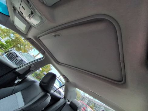 Used 2012 Toyota Camry SE FWD image 19