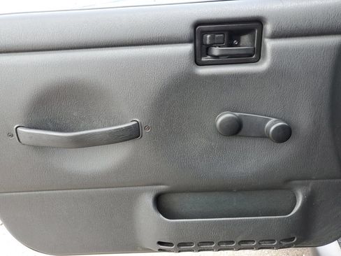 Used 2005 Jeep Wrangler Sport AWD/4WD image 16
