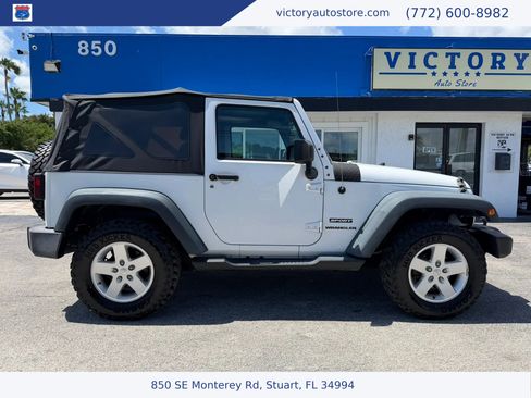 Used 2017 Jeep Wrangler Sport w/ Quick Order Package 24S AWD/4WD image 2