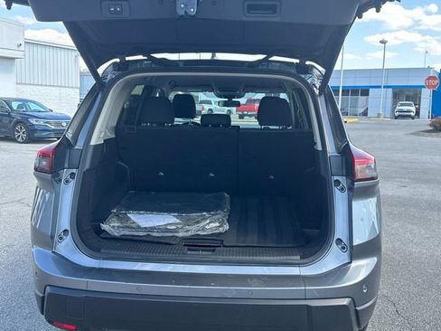 Used 2025 Nissan Rogue SV FWD image 13