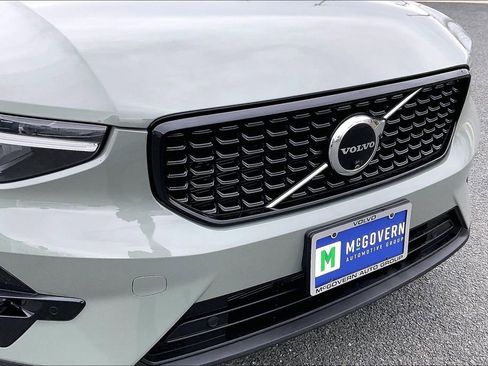 Certified 2024 Volvo XC40 B5 Plus w/ Climate Package AWD/4WD image 33