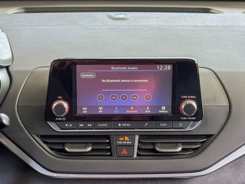 Used 2024 Nissan Altima 2.5 S FWD image 31