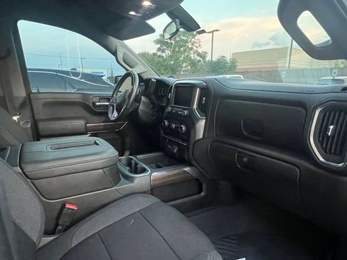 Used 2022 Chevrolet Silverado 1500 LT Trail Boss w/ LPO, Dark Essentials Package AWD/4WD image 8