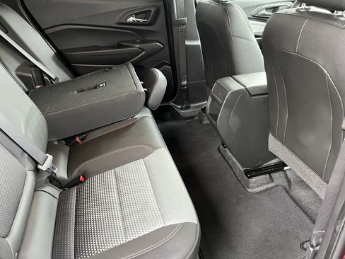 Used 2025 Chevrolet Trax LT w/ LT Convenience Package FWD image 20