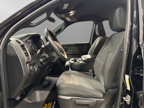 Used 2024 RAM 2500 Tradesman w/ Chrome Appearance Group image 20