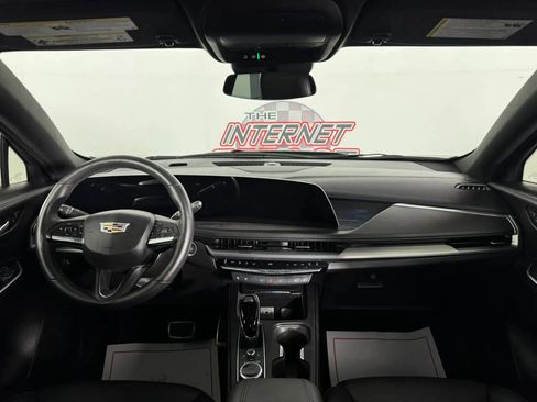 Used 2025 Cadillac XT4 Sport FWD image 11