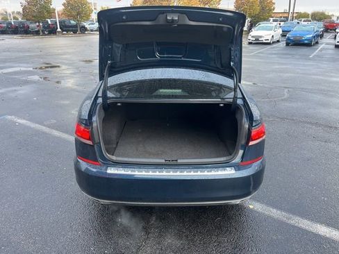 Used 2022 Volkswagen Passat 2.0T SE image 10