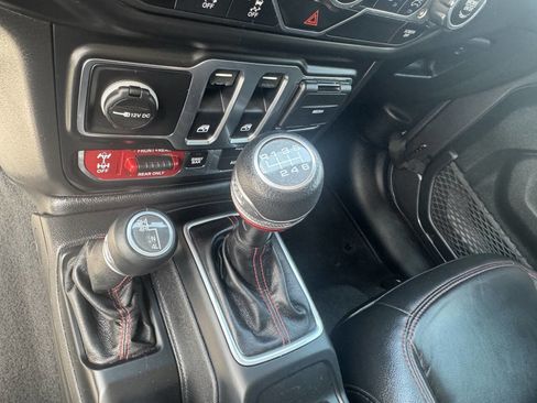 Used 2019 Jeep Wrangler Rubicon w/ Uconnect 4C Nav & Sound Group image 11