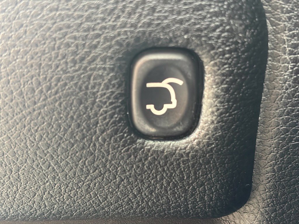Used 2018 Jeep Grand Cherokee Limited AWD/4WD image 11