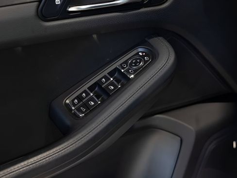 Used 2021 Porsche Macan GTS w/ Premium Package Plus (PF9) AWD/4WD image 41