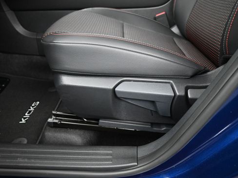 Certified 2026 Nissan Kicks SR FWD image 10