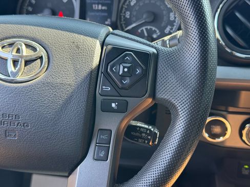 Used 2021 Toyota Tacoma TRD Off-Road w/ Technology Package AWD/4WD image 26