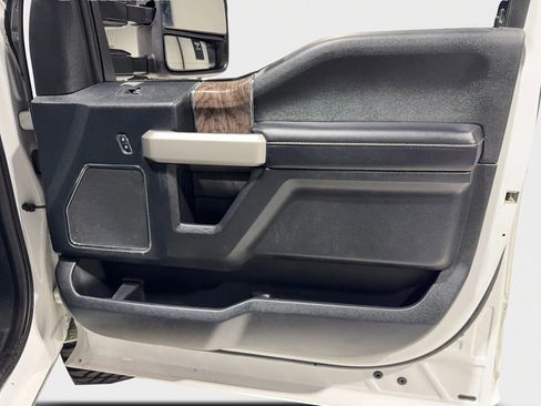 Used 2018 Ford F250 Lariat w/ Lariat Value Package image 23