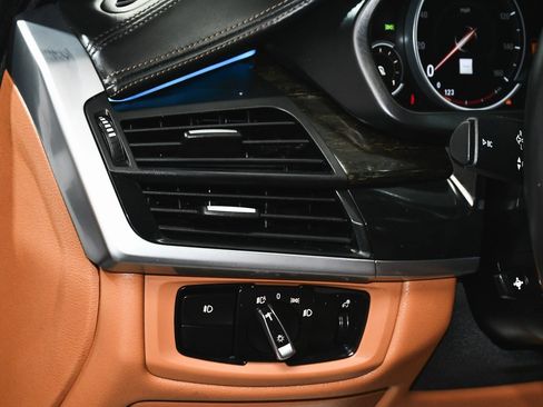 Used 2017 BMW X6 xDrive35i image 16