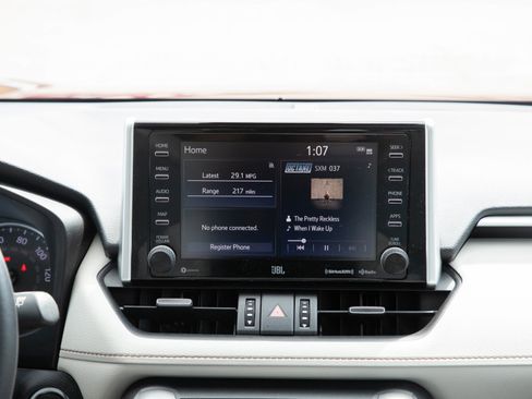Used 2020 Toyota RAV4 XLE Premium AWD/4WD image 15