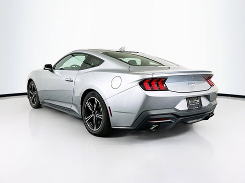 Used 2025 Ford Mustang Premium image 5